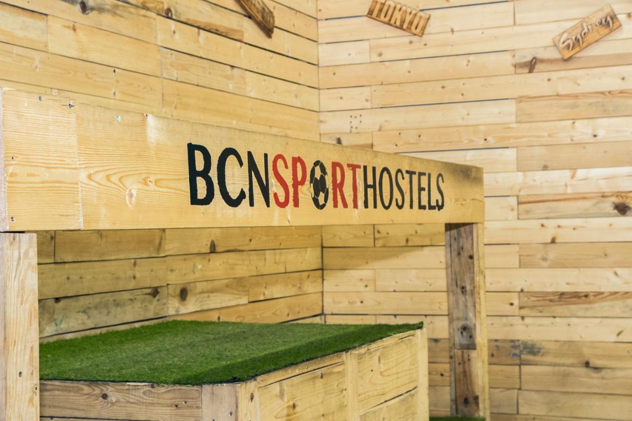 Bcnsporthostels Barcelona Bagian luar foto