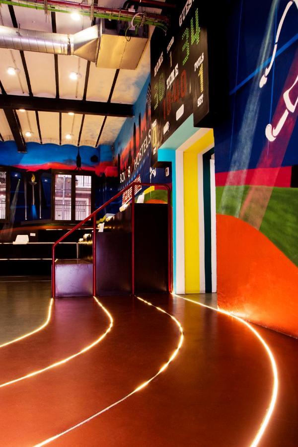 Bcnsporthostels Barcelona Bagian luar foto