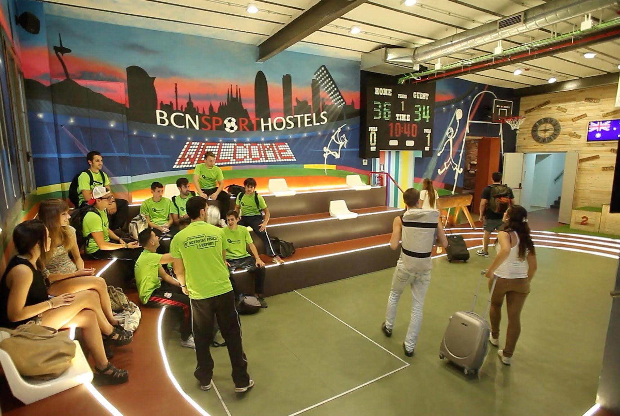 Bcnsporthostels Barcelona Bagian luar foto